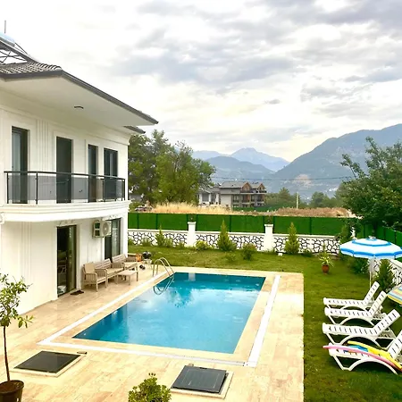 Star House فيلة فتحية
